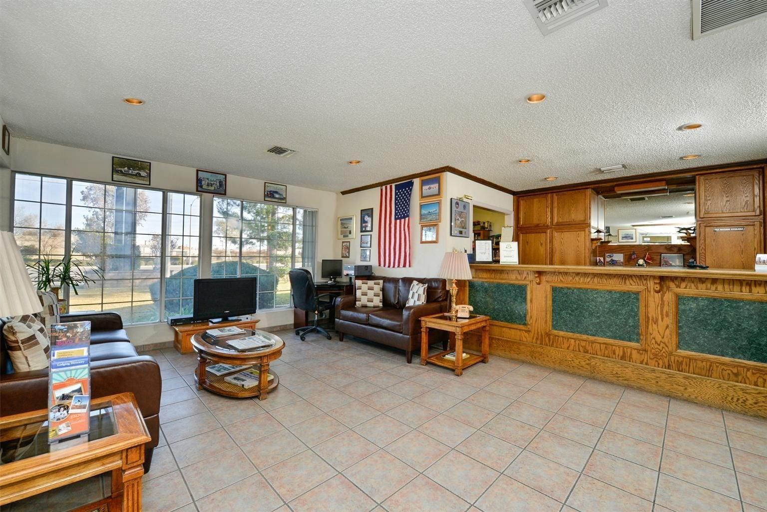 Americas Best Value Inn & Suites - לנצ'סטר מראה חיצוני תמונה